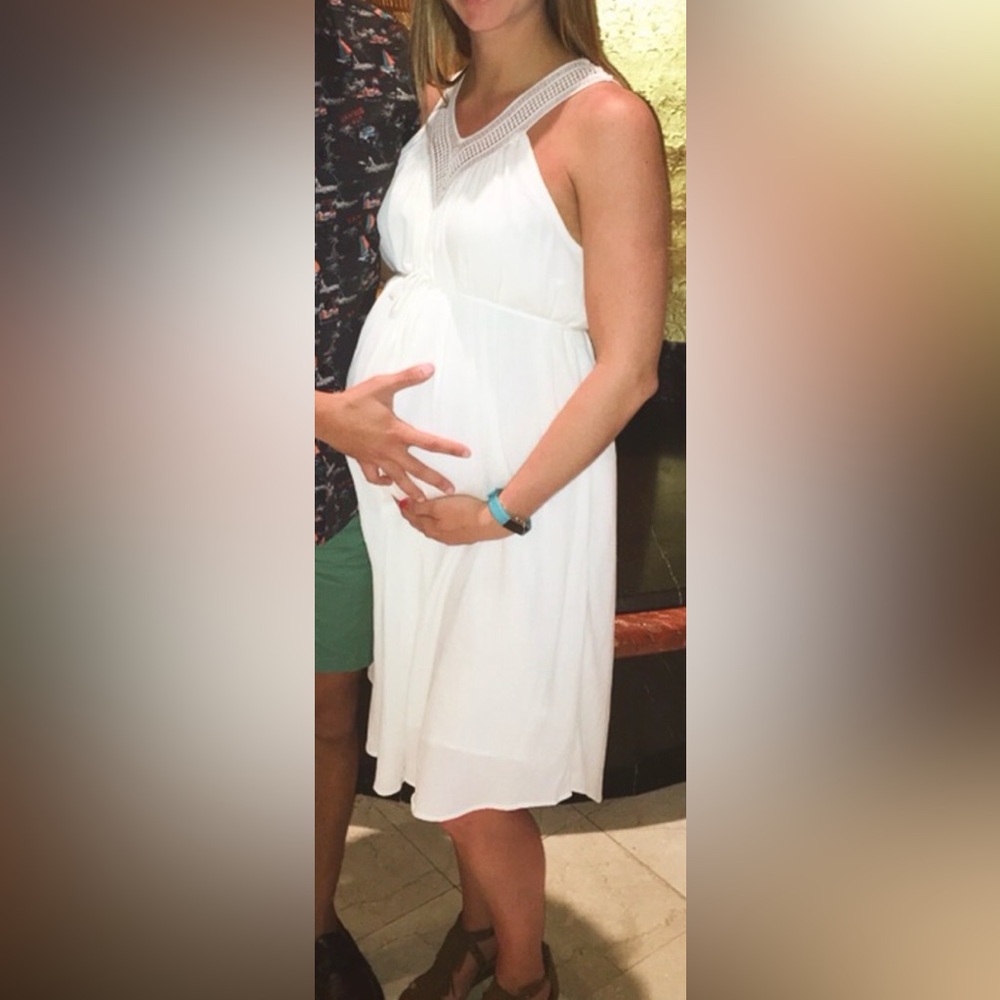 Cream Liz Lange Sleeveless Maternity Dress with Lace Yoke